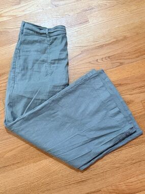 Evereve Joelle Olive Green Cropped Linen Pants